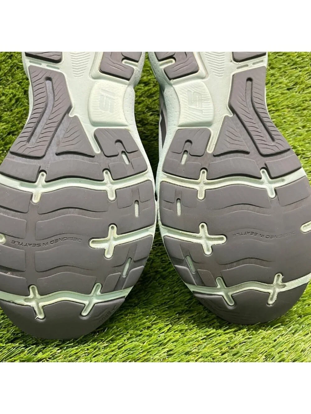 Brooks Ghost 15 Mens Size 11.5 Gray Oyster Green Running Walking Shoes Sneakers